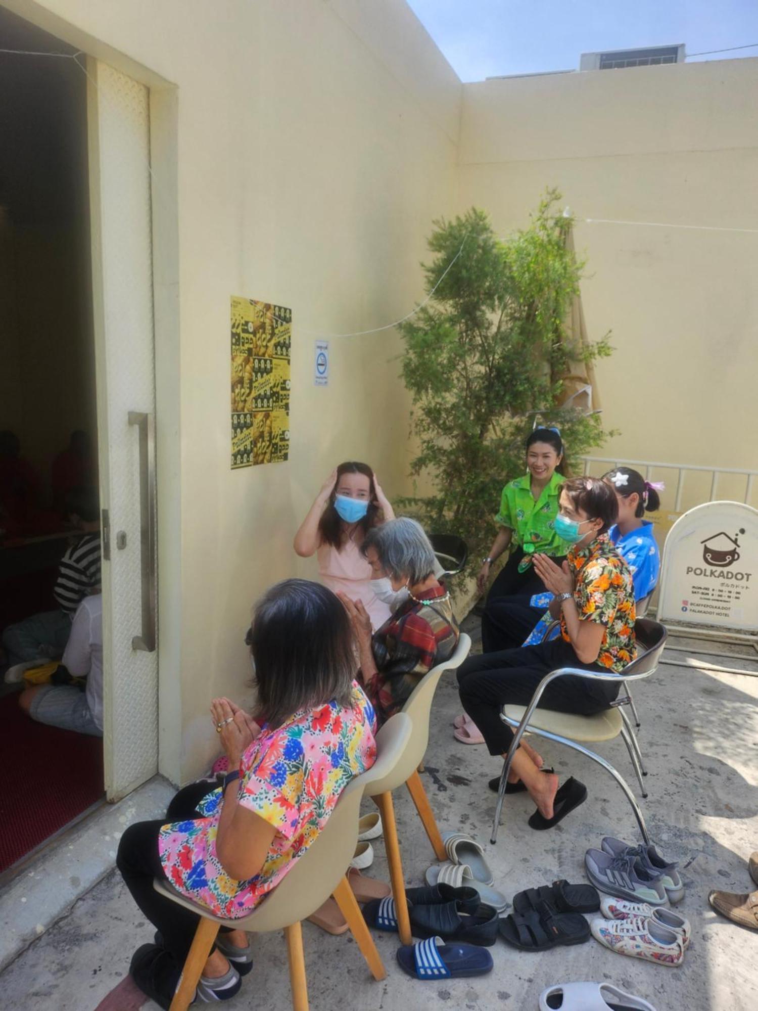 Polkadot Hostel Phitsanulok Exterior photo