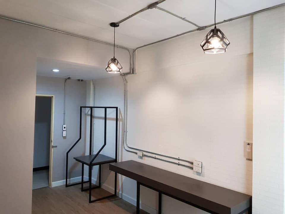Polkadot Hostel Phitsanulok Exterior photo