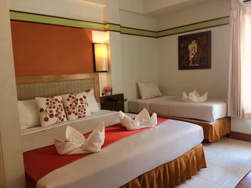 Polkadot Hostel Phitsanulok Exterior photo
